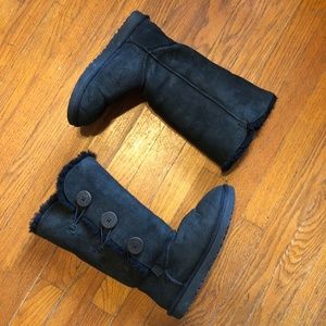 UGG "Bailey Button Triplet II" SUEDE Boots Black 7